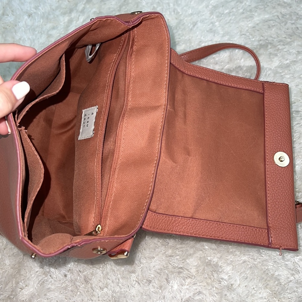 Backpack - Picture 6 of 8